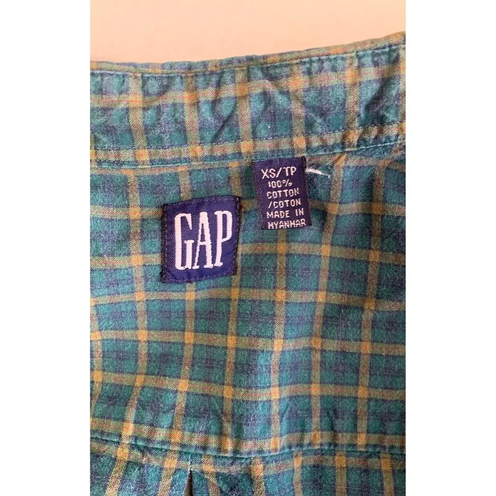 Gap Button up shirt Size XS